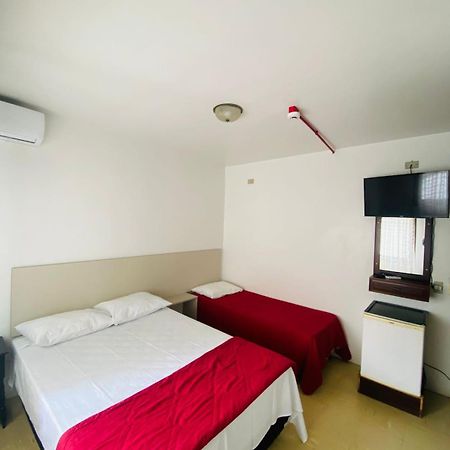 Vitoria Torres Hotel Bagian luar foto