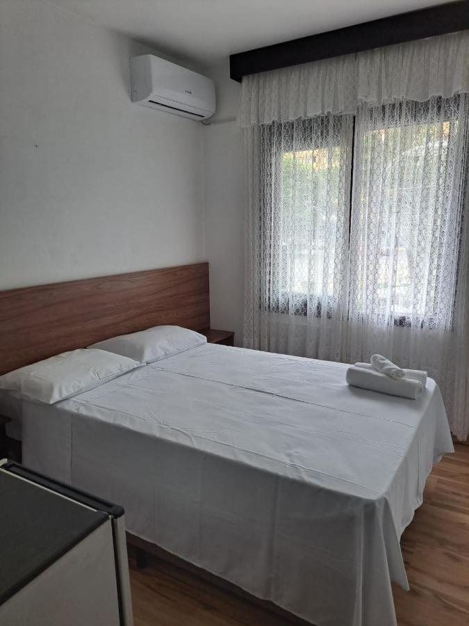 Vitoria Torres Hotel Bagian luar foto